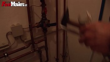 Пожилая немка трахается с сантехником
