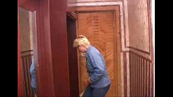 Русский парень трахнул спящую мамку
