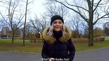 Соблазнительный отсос за деньги