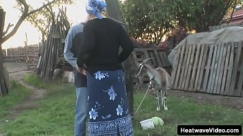 Сексуальная бабушка трахается